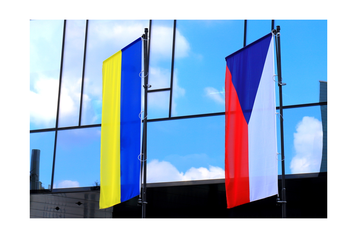 Чехія пообіцяла більше військової техніки для України, — міністр оборони Чехії Чехія пообіцяла більше військової техніки для України, — міністр оборони Чехії