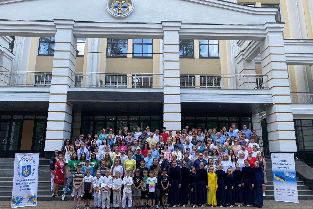 У нескореному Державному податковому університеті що в місті-герой Ірпінь замайорів прапор НОК України.