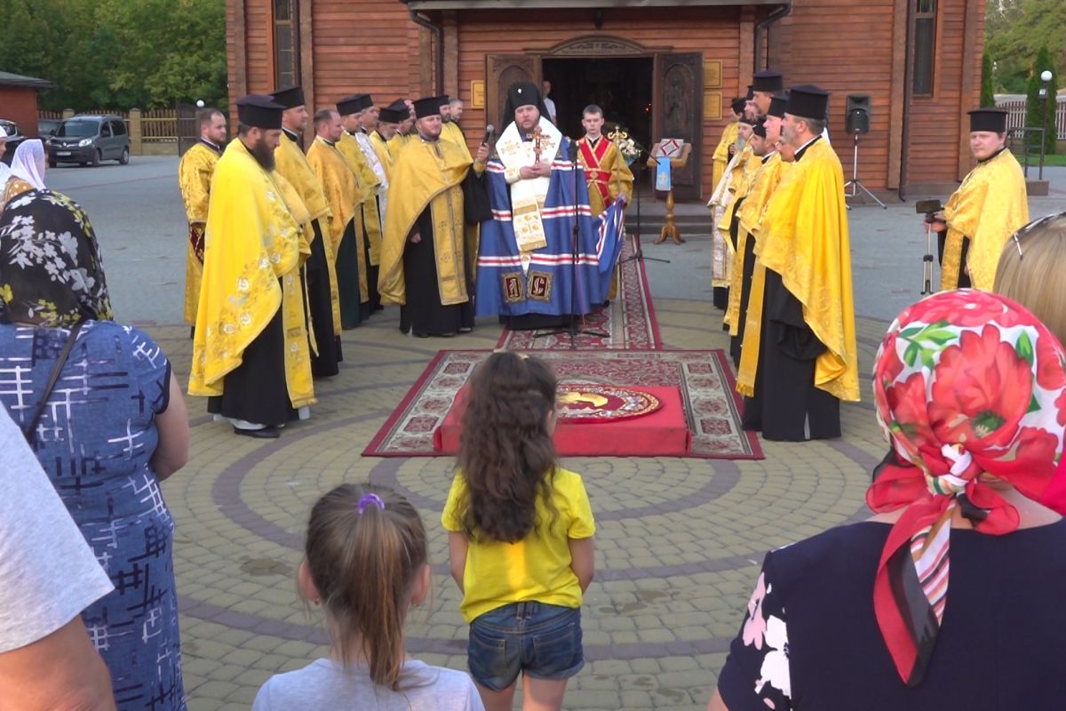 У Дніпрі провели молебень на знак шани хрестителя України