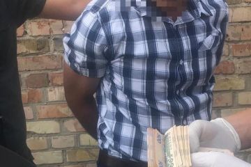 На Київщині начальника одного з виробничих підрозділів Фастівського залізничного вузла викрито на одержанні 27 000 грн неправомірної вигоди На Київщині начальника одного з виробничих підрозділів Фастівського залізничного вузла викрито на одержанні 27 000 грн неправомірної вигоди