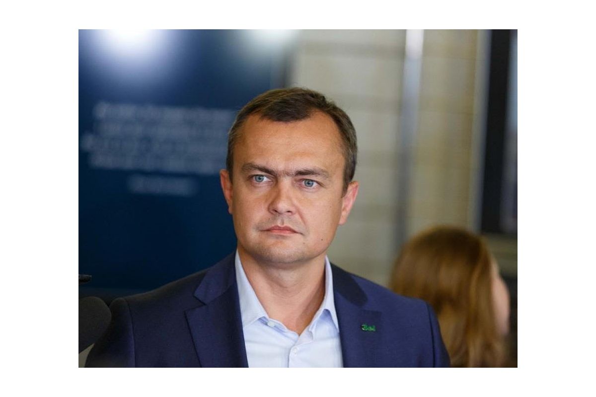 Рада достроково позбавила Арістова депутатських повноважень Рада достроково позбавила Арістова депутатських повноважень