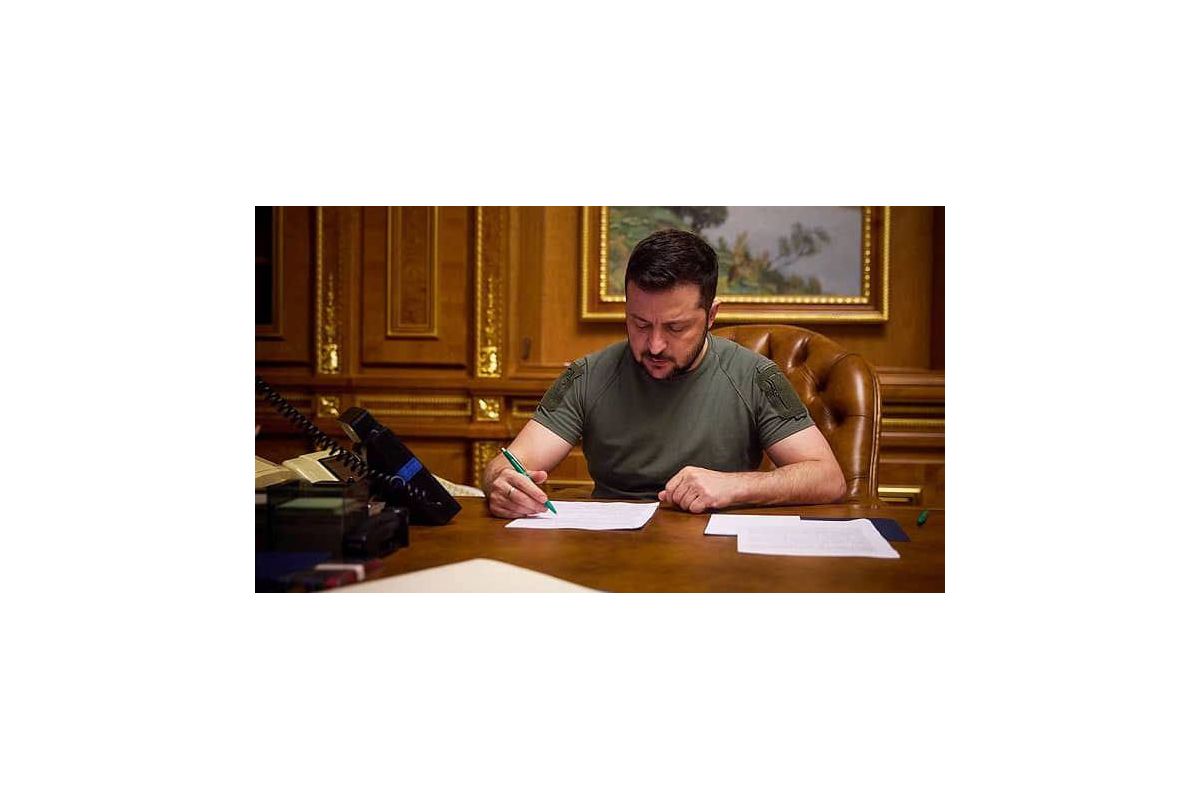 В Україні повернули довоєнні податки Зеленський підписав закон В Україні повернули довоєнні податки Зеленський підписав закон