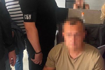 СБУ повідомила про підозру нардепу Юрію Арістову, який відпочивав на Мальдівах під час війни СБУ повідомила про підозру нардепу Юрію Арістову, який відпочивав на Мальдівах під час війни