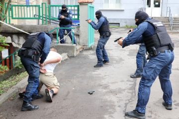 Спецпризначенці Служби судової охорони у Львові та Києві підвищують свою професійну майстерність під час тактико-спеціальних занять   Спецпризначенці Служби судової охорони у Львові та Києві підвищують свою професійну майстерність під час тактико-спеціальних занять