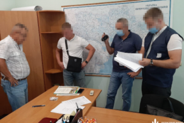 ГБР задержало за поборы директора Нацпарка, где находится резиденция Зеленского ГБР задержало за поборы директора Нацпарка, где находится резиденция Зеленского