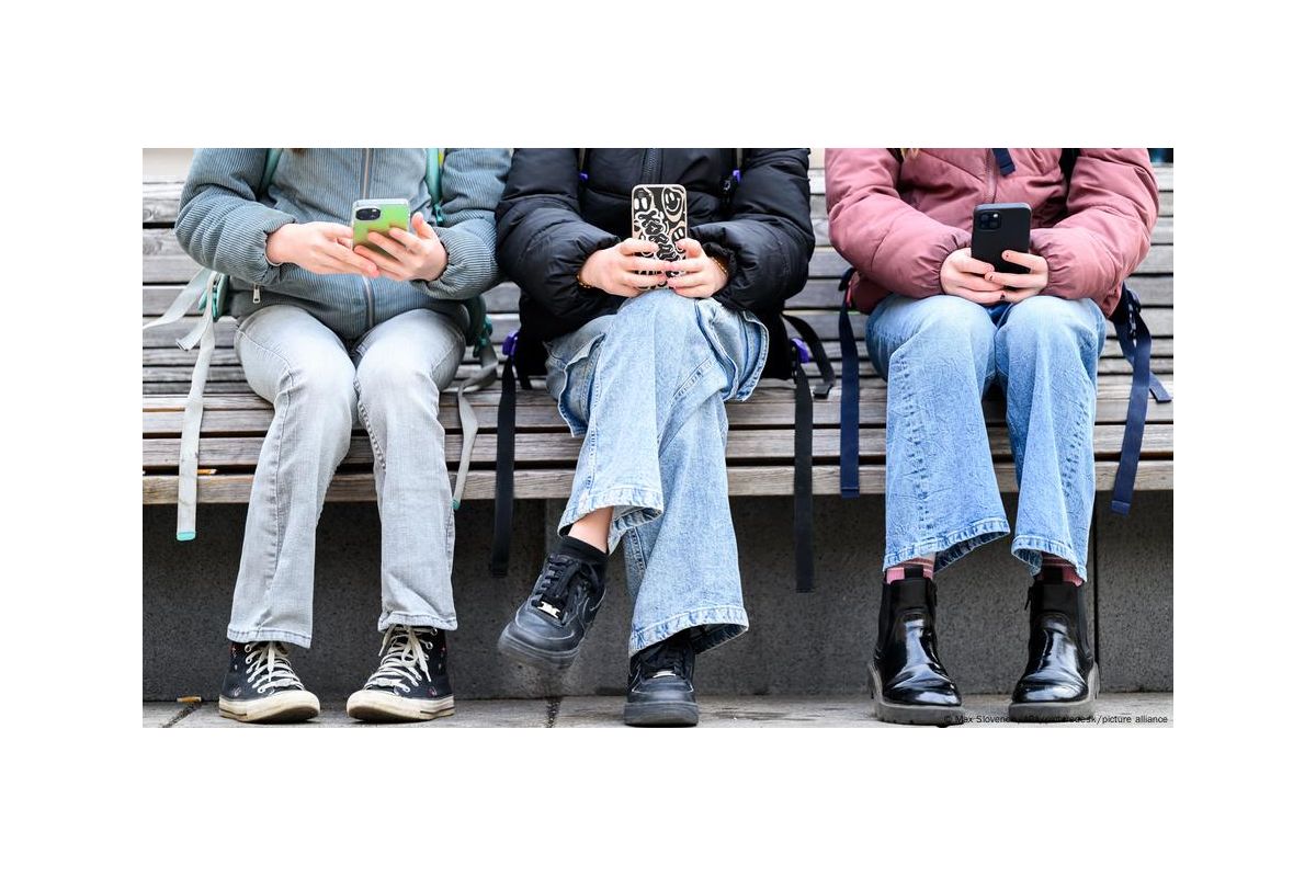 Скільки дітям можна сидіти в гаджетах і як з цим у Німеччині Скільки дітям можна сидіти в гаджетах і як з цим у Німеччині