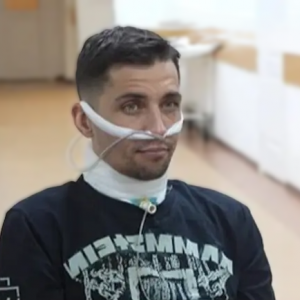 Українському нацгварційцю росіяни перерізали горло і кинули в яму помирати... Українському нацгварційцю росіяни перерізали горло і кинули в яму помирати...