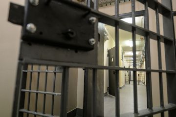 Інформаційне агентство : На Донеччині взято під варту раніше судимого чоловіка, підозрюваного в умисному вбивстві Інформаційне агентство : На Донеччині взято під варту раніше судимого чоловіка, підозрюваного в умисному вбивстві