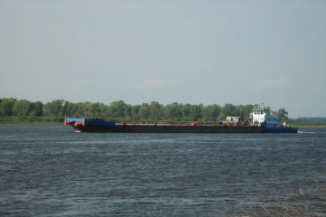 Біля Херсона "знищено разом з надіями переправитися" ще одну баржу росіян – ОК "Південь" Біля Херсона "знищено разом з надіями переправитися" ще одну баржу росіян – ОК "Південь"