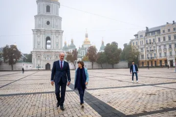 ​Bonjour l'Ukraine: до Києва прибула міністерка закордонних справ Франції Катрін Колонна