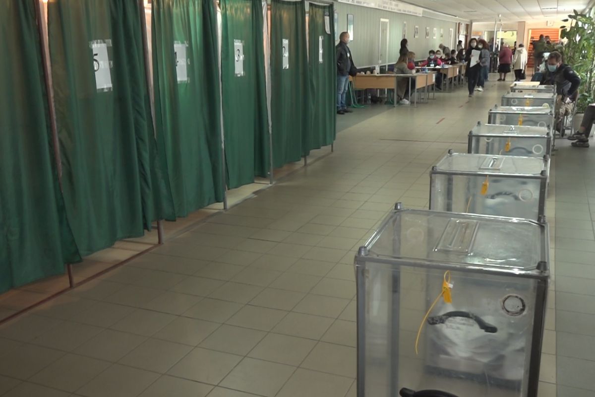 У 96-й школі Дніпра в день виборів не дорахувались 150 бюлетенів У 96-й школі Дніпра в день виборів не дорахувались 150 бюлетенів