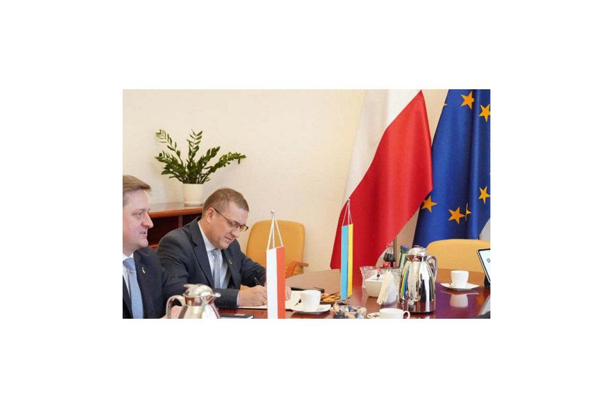 Польща допоможе Україні відновити аеропорти та залізничне сполучення Польща допоможе Україні відновити аеропорти та залізничне сполучення