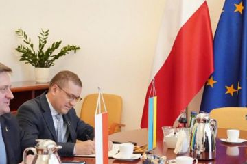 Польща допоможе Україні відновити аеропорти та залізничне сполучення Польща допоможе Україні відновити аеропорти та залізничне сполучення