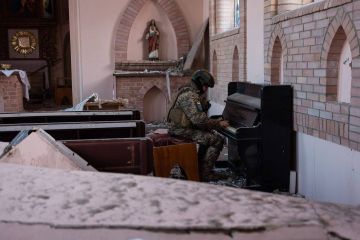 У цій битві в нас є одна потужна й дієва зброя. Молот і меч нашого духу й свідомості У цій битві в нас є одна потужна й дієва зброя. Молот і меч нашого духу й свідомості