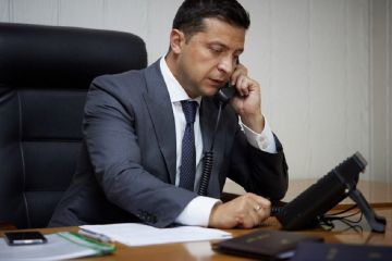 Владимир Зеленский провел второй с начала года телефонный разговор с Президентом США Владимир Зеленский провел второй с начала года телефонный разговор с Президентом США