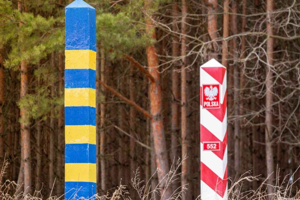 Дональд Туск повідомив про можливе тимчасове закриття кордону для торгівлі товарами Дональд Туск повідомив про можливе тимчасове закриття кордону для торгівлі товарами