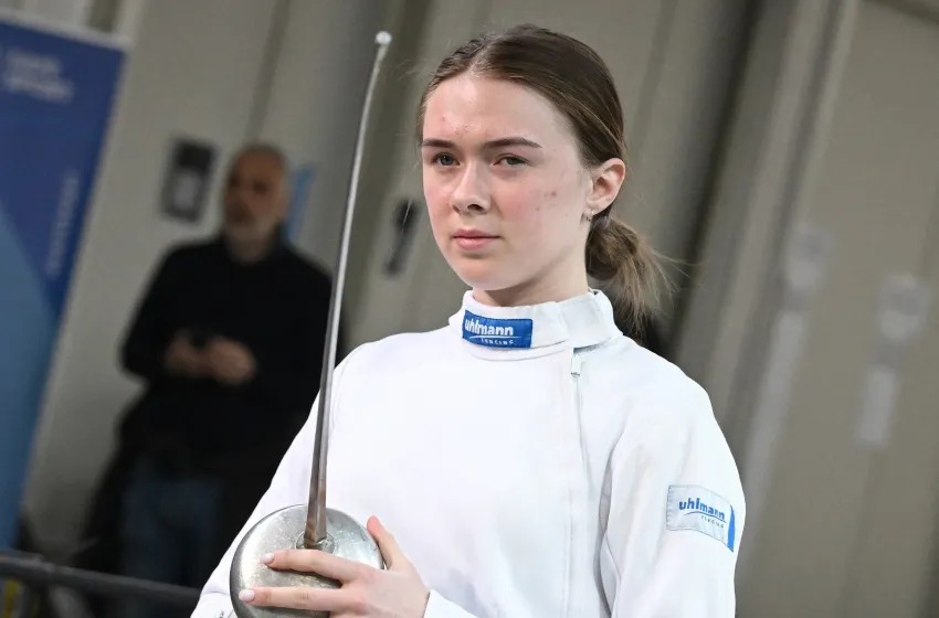 Юна шпажистка зі Львова, 16-річна Анна Максименко, відзначилася тріумфом на Чемпіонаті Європи з фехтування серед кадетів та юніорів, що відбувся у Неаполі, Італія