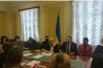 Андрій Єрмак зустрівся з сім’ями незаконно утримуваних українців Андрій Єрмак зустрівся з сім’ями незаконно утримуваних українців