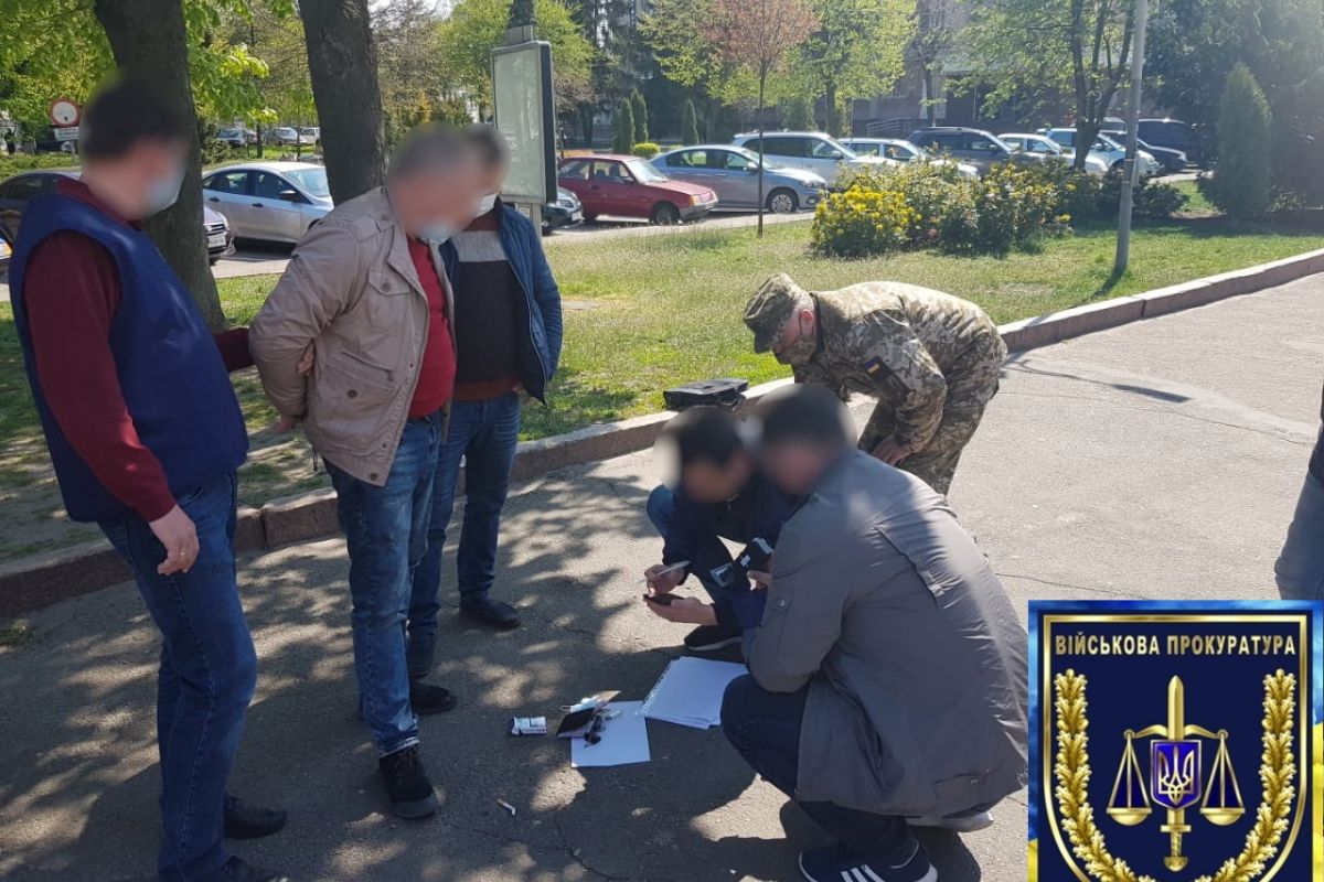Майор ВСП під час одержання хабара затриманий військовою прокуратурою в Житомирі Майор ВСП під час одержання хабара затриманий військовою прокуратурою в Житомирі
