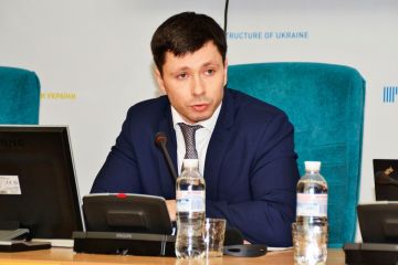 У оскандалившегося замминистра инфраструктуры почти вся недвижимость записана на третьих лиц, но иномарки в собственности У оскандалившегося замминистра инфраструктуры почти вся недвижимость записана на третьих лиц, но иномарки в собственности