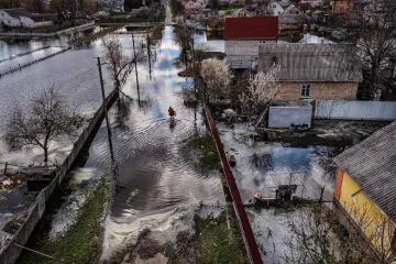 ​Російське вторгнення в Україну : Затоплення села врятувало Київ від окупації.