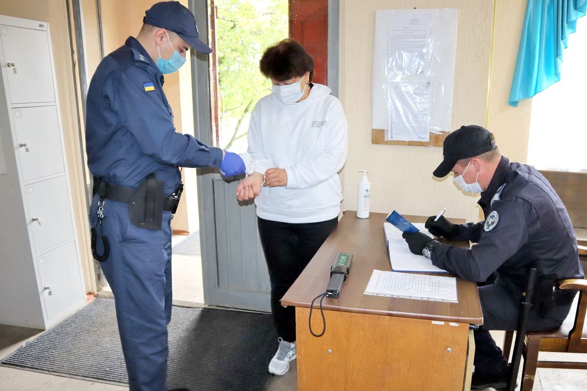На Житомирщині співробітники Служби судової охорони взяли під свій захист Чуднівський районний суд На Житомирщині співробітники Служби судової охорони взяли під свій захист Чуднівський районний суд
