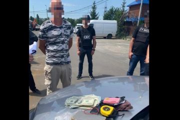 Повідомлено про підозру чоловіку, який за 10 тис. доларів США обіцяв оформити дозвіл на поховання на кладовищі у Києві – до чого тут брати Горові? Повідомлено про підозру чоловіку, який за 10 тис. доларів США обіцяв оформити дозвіл на поховання на кладовищі у Києві – до чого тут брати Горові?