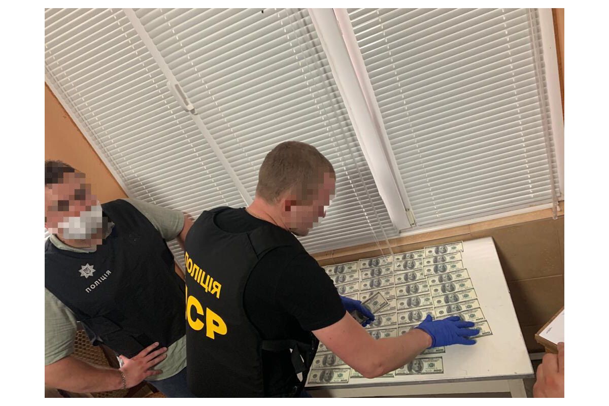 5,5 тис дол США за надання погодження на використання земельної ділянки водного фонду – викрито посадовця на Київщині 5,5 тис дол США за надання погодження на використання земельної ділянки водного фонду – викрито посадовця на Київщині