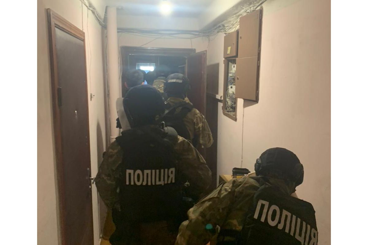 Правоохоронці на Київщині викрили сутенерку, яка втягувала неповнолітніх у заняття проституцією Правоохоронці на Київщині викрили сутенерку, яка втягувала неповнолітніх у заняття проституцією