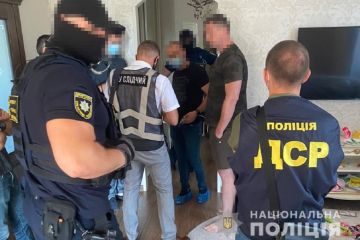 1 млн доларів за «вирішення питання» з перемогою у конкурсі на будівництво житла для військовослужбовців – Нацполіція повідомила про підозру посадовцю Міноборони та його спільнику 1 млн доларів за «вирішення питання» з перемогою у конкурсі на будівництво житла для військовослужбовців – Нацполіція повідомила про підозру посадовцю Міноборони та його спільнику