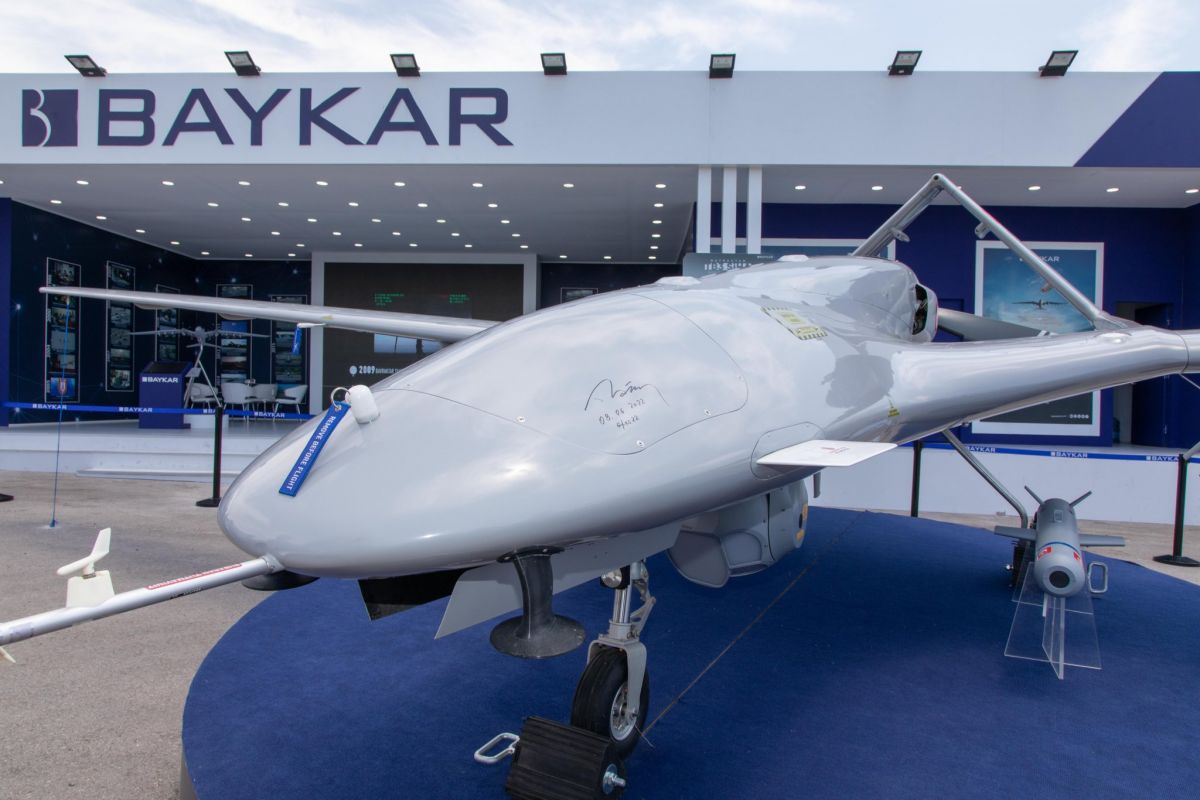 Турецька компанія Baykar зворушена солідарністю поляків з українцями знову дарує Україні БПЛА Bayraktar TB2 Турецька компанія Baykar зворушена солідарністю поляків з українцями знову дарує Україні БПЛА Bayraktar TB2