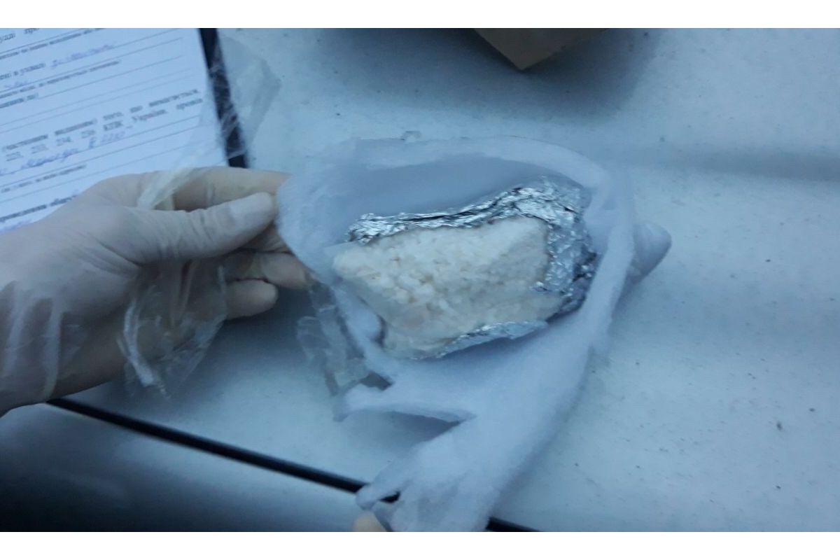 Обвинуваченому у купівлі та зберіганні амфетаміну загрожує до 8 років за гратами Обвинуваченому у купівлі та зберіганні амфетаміну загрожує до 8 років за гратами