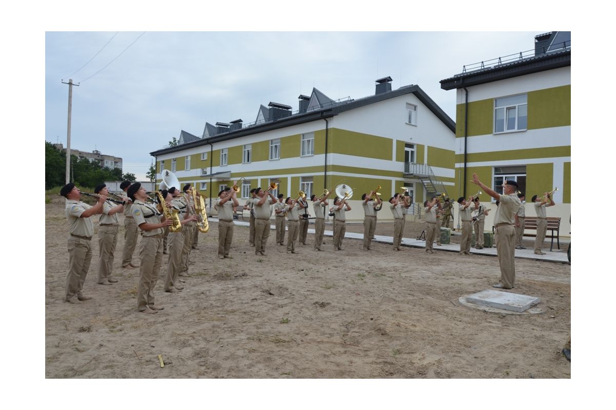 У Черкаському збудували казарми підвищеного комфорту У Черкаському збудували казарми підвищеного комфорту