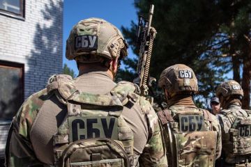 СБУ затримала топчиновника бронетанкового заводу, який «розвалював» українську оборонну сферу у 2014 році СБУ затримала топчиновника бронетанкового заводу, який «розвалював» українську оборонну сферу у 2014 році