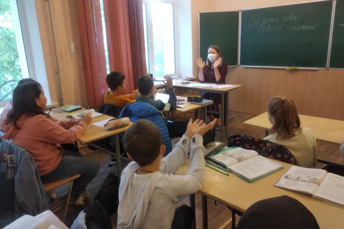 Інформаційне агентство : Ювенальні прокурори провели бесіди зі школярами на тему захисту прав неповнолітніх і протидії булінгу Інформаційне агентство : Ювенальні прокурори провели бесіди зі школярами на тему захисту прав неповнолітніх і протидії булінгу