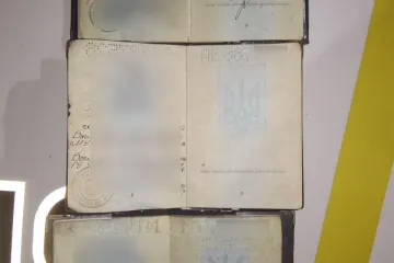 ​Патрульні Дніпра виявили автівку з гранатою, підробленими документами та картонкою замість номерів