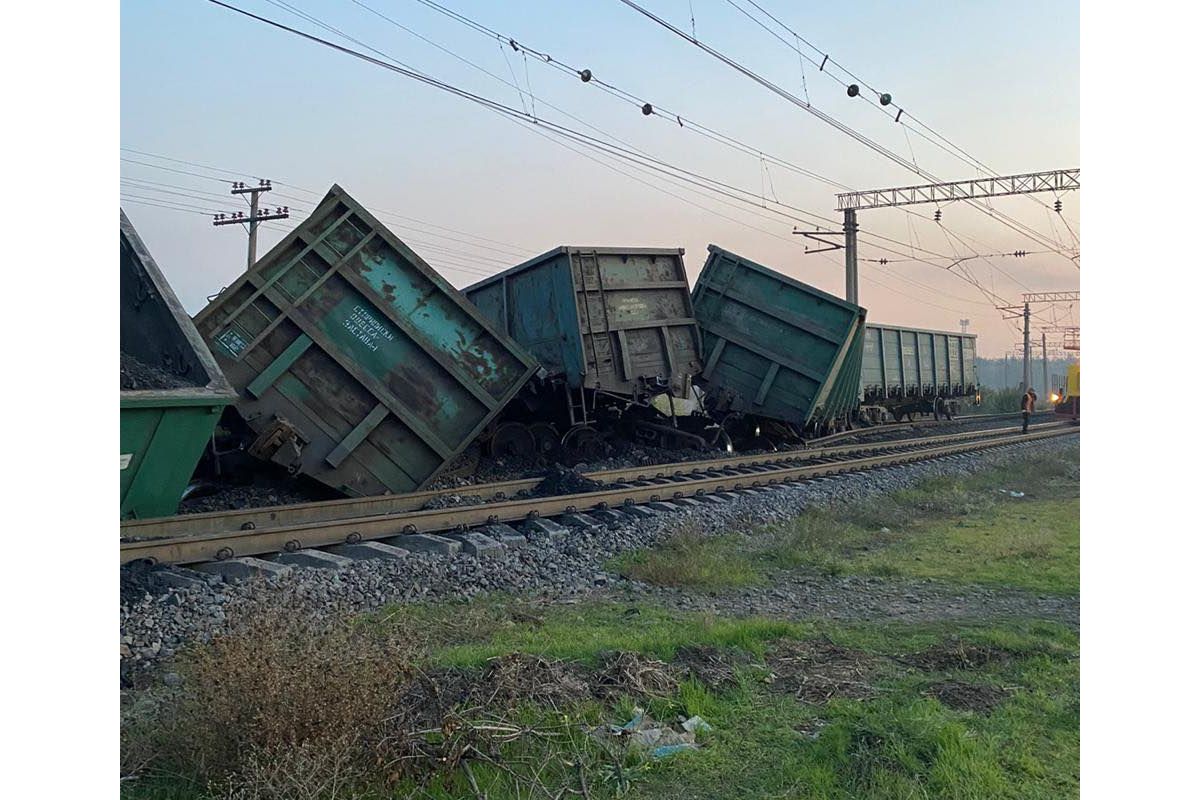 Поліція затримала зловмисника, через якого у Кривому Розі зійшов з рейок вантажний потяг Поліція затримала зловмисника, через якого у Кривому Розі зійшов з рейок вантажний потяг
