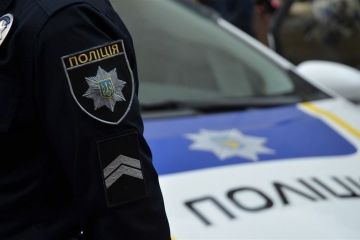Чоловік похилого віку пограбував неповнолітню дівчину  Чоловік похилого віку пограбував неповнолітню дівчину
