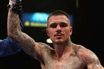 Камбосос сенсационно победил Лопеса и стал новым абсолютом в легком весе Камбосос сенсационно победил Лопеса и стал новым абсолютом в легком весе