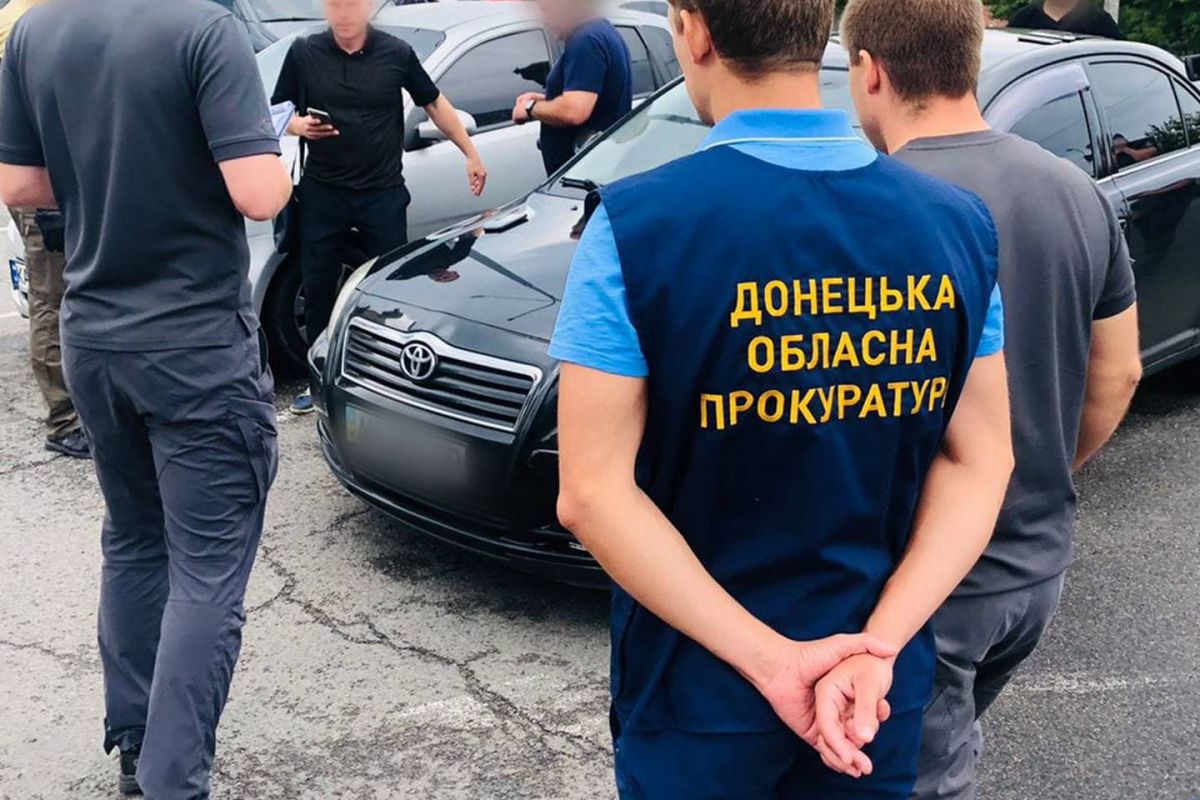 Пропонував «купити» довідку про непридатність до військової служби за 2 000 доларів США – на Донеччині судитимуть експравоохоронця Пропонував «купити» довідку про непридатність до військової служби за 2 000 доларів США – на Донеччині судитимуть експравоохоронця