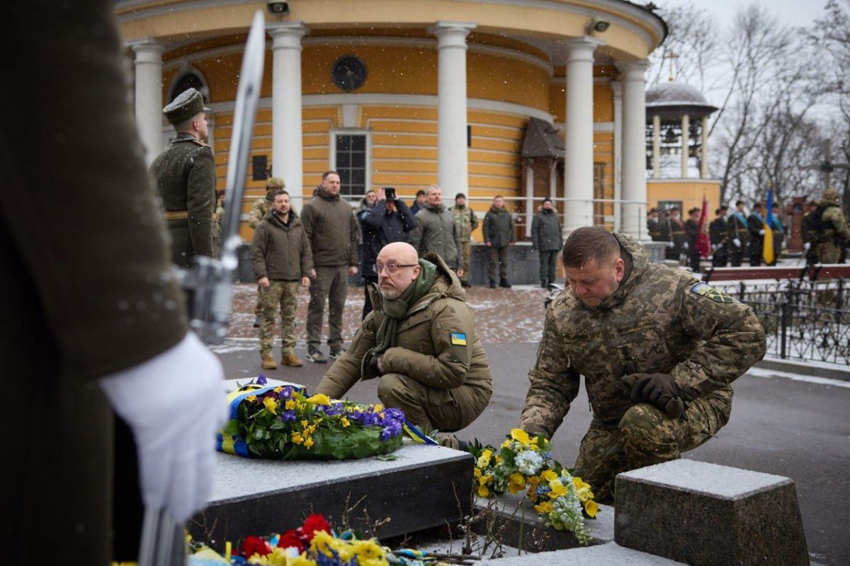 У День пам’яті Героїв Крут Зеленський ушанував пам'ять полеглих у боротьбі за незалежну Україну під час Української революції 1917–1921 років У День пам’яті Героїв Крут Зеленський ушанував пам'ять полеглих у боротьбі за незалежну Україну під час Української революції 1917–1921 років