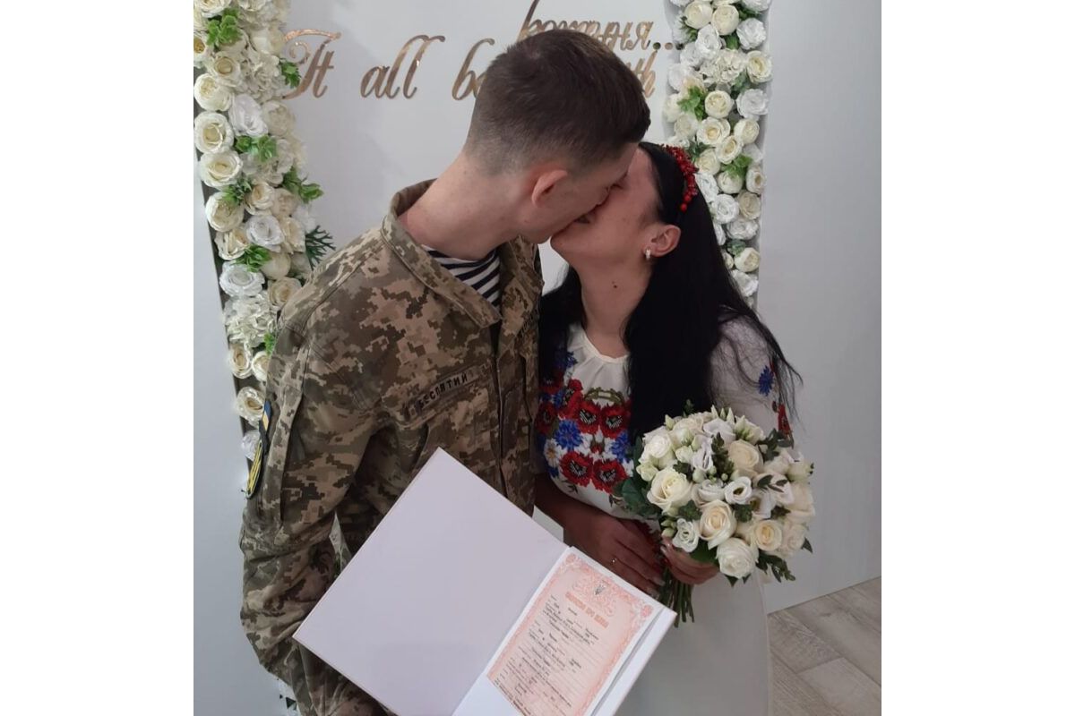 Військові будні коханню не завадять Військові будні коханню не завадять