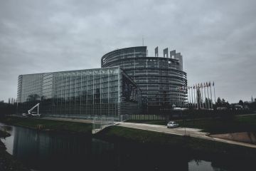 Європарламент прийняв рішення у разі вторгнення в Україну Європарламент прийняв рішення у разі вторгнення в Україну