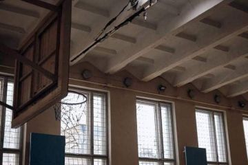 Російське вторгнення в Україну : Росіяни обстріляли будівлю школи в Сєвєродонецьку Російське вторгнення в Україну : Росіяни обстріляли будівлю школи в Сєвєродонецьку