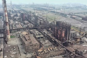 ЗМІ: Сьогодні може відбутися евакуація цивільних з "Азовсталі" ЗМІ: Сьогодні може відбутися евакуація цивільних з "Азовсталі"