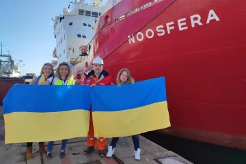 ​27 травня українське науково-дослідне судно "Ноосфера" завершило перший антарктичний сезон