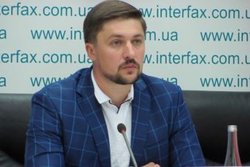 Это что-то новое: к власти рвётся Сергей Боголюбов - человек с двумя паспортами и двумя фамилиями Это что-то новое: к власти рвётся Сергей Боголюбов - человек с двумя паспортами и двумя фамилиями