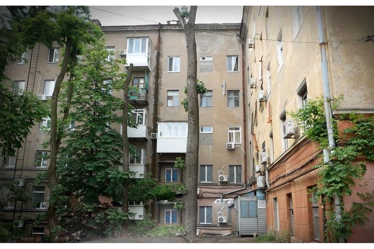 Дніпряни благають врятувати їхні оселі, які можуть піти під землю Дніпряни благають врятувати їхні оселі, які можуть піти під землю