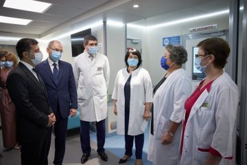 Володимир Зеленський: Медична реформа має включати покращення умов праці лікарів – сучасне обладнання та гідну зарплату Володимир Зеленський: Медична реформа має включати покращення умов праці лікарів – сучасне обладнання та гідну зарплату