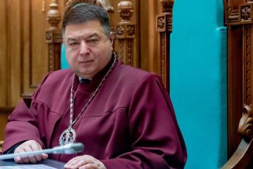 Экс-главу Конституционного суда Александра Тупицкого заочно арестовали Экс-главу Конституционного суда Александра Тупицкого заочно арестовали